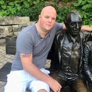 Meet your Posher, Derek